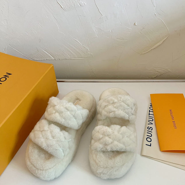 LV SUNSET PLATFORM COMFORT MULE IN WHITE SHEARLING