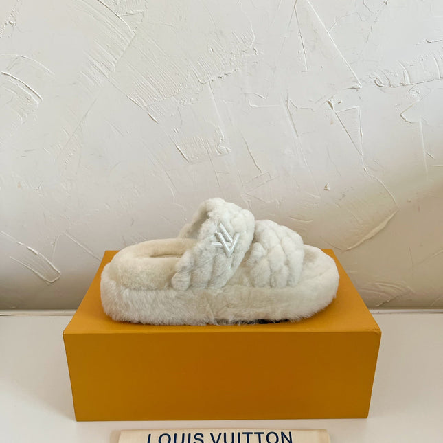 LV SUNSET PLATFORM COMFORT MULE IN WHITE SHEARLING