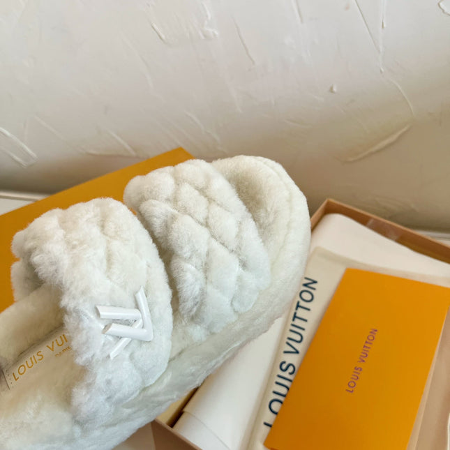LV SUNSET PLATFORM COMFORT MULE IN WHITE SHEARLING
