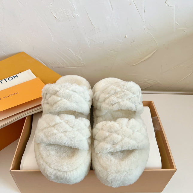 LV SUNSET PLATFORM COMFORT MULE IN WHITE SHEARLING