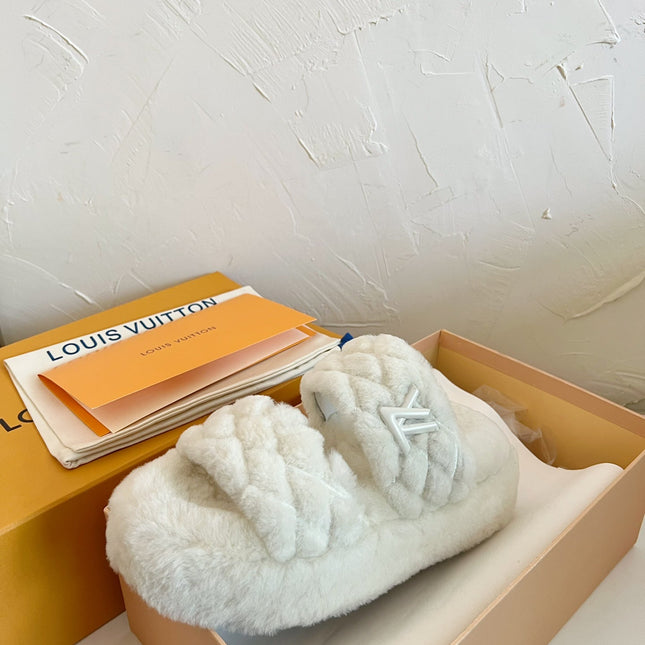 LV SUNSET PLATFORM COMFORT MULE IN WHITE SHEARLING