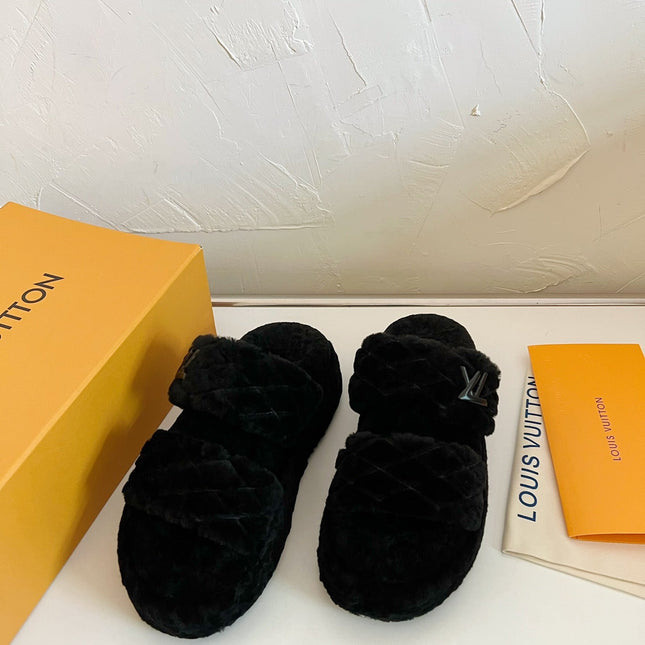 LV SUNSET PLATFORM COMFORT MULE IN BLACK SHEARLING