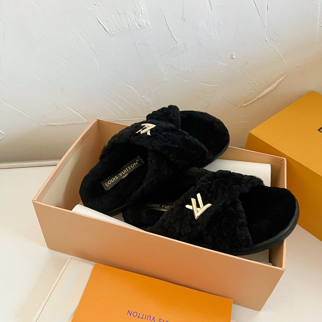 LV BLISS COMFORT MULE IN BLACK SHEARLING
