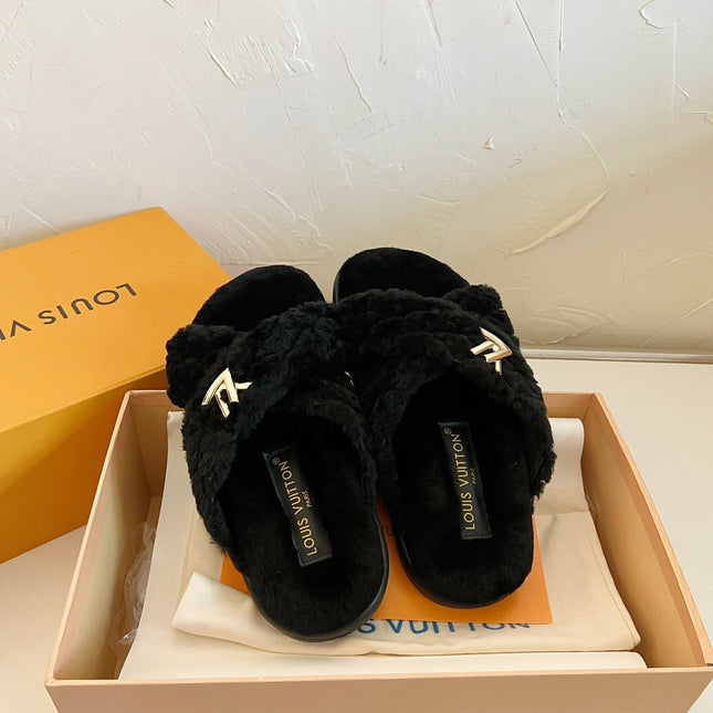 LV BLISS COMFORT MULE IN BLACK SHEARLING