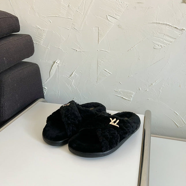 LV BLISS COMFORT MULE IN BLACK SHEARLING