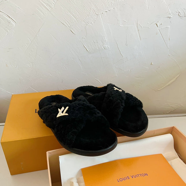 LV BLISS COMFORT MULE IN BLACK SHEARLING
