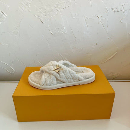 LV BLISS COMFORT MULE IN BEIGE SHEARLING