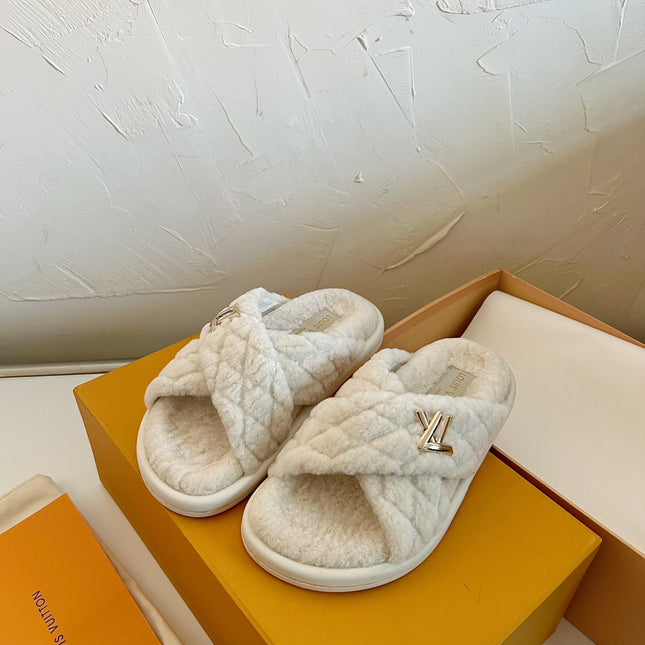 LV BLISS COMFORT MULE IN BEIGE SHEARLING