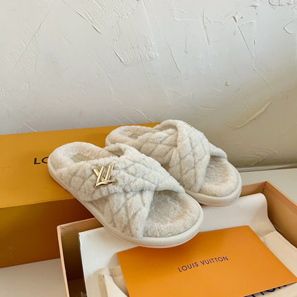 LV BLISS COMFORT MULE IN BEIGE SHEARLING
