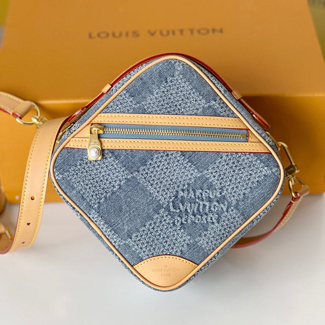 CHESS MESSENGER 24 IN COLUMBIA BLUE DAMIER DENIM 3D