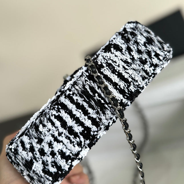 FLAP BAG 20 IN BLACK AND WHITE SEQUINS SILVER HARDWARE
