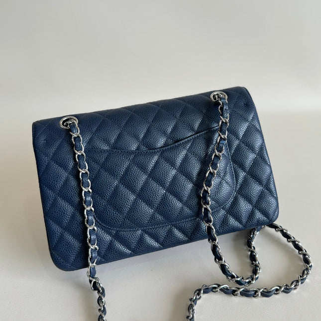 CC CLASSIC FLAP BAG 25 IN NAVY BLUE GRAINED CALFSKIN SILVER HARDWARE