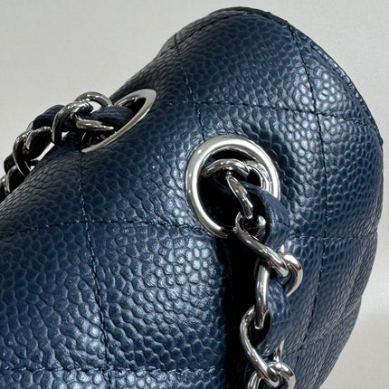 CC CLASSIC FLAP BAG 25 IN NAVY BLUE GRAINED CALFSKIN SILVER HARDWARE
