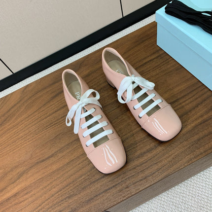 LACE-UP HIGH SHOES IN PALE PINK GLOSSY CALFSKIN