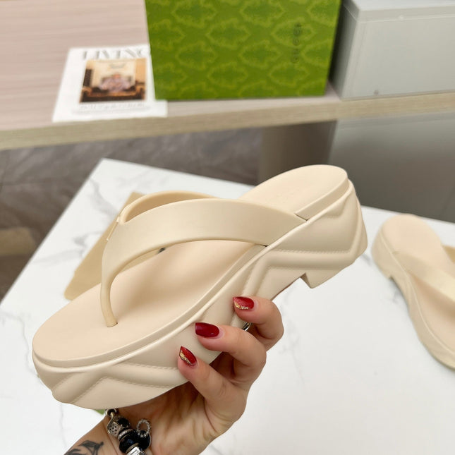 THONG PLATFORM IN BEIGE CREAM IMPORTED TPU
