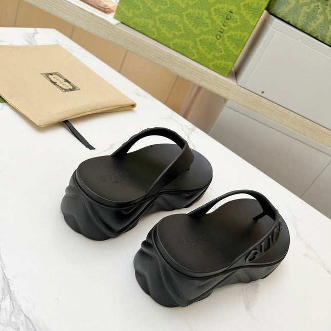 THONG PLATFORM IN BLACK IMPORTED TPU