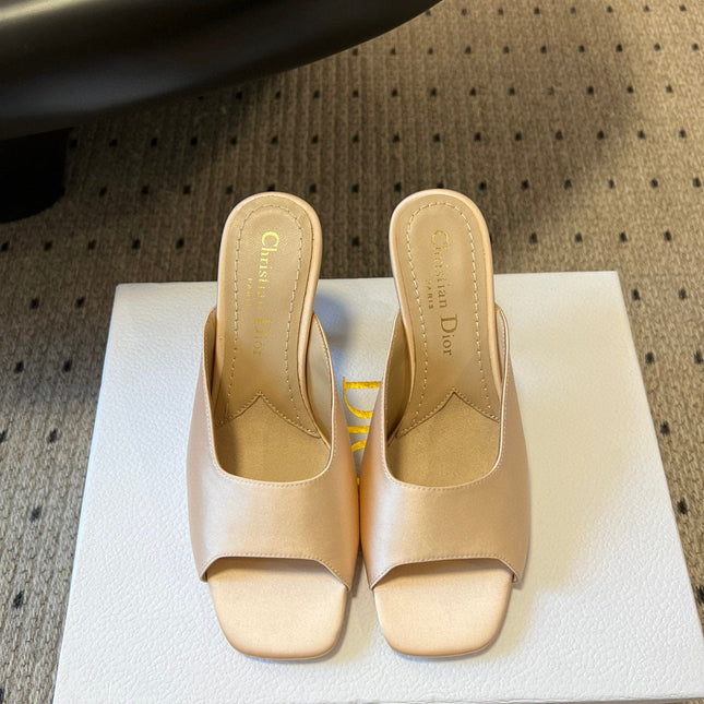 CD TRIBALES PUMPS IN BEIGE SATIN AND CALFSKIN