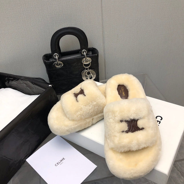 THICK-SOLED SLIPPER IN BEIGE CREAM LAMB FUR