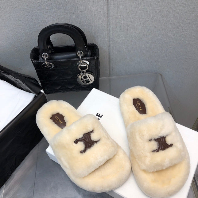 THICK-SOLED SLIPPER IN BEIGE CREAM LAMB FUR