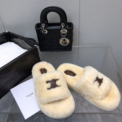 THICK-SOLED SLIPPER IN BEIGE CREAM LAMB FUR