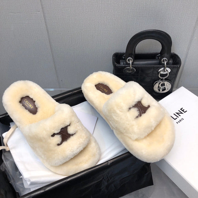 THICK-SOLED SLIPPER IN BEIGE CREAM LAMB FUR