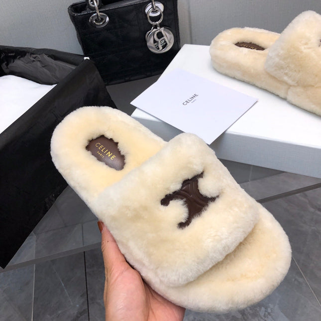 THICK-SOLED SLIPPER IN BEIGE CREAM LAMB FUR