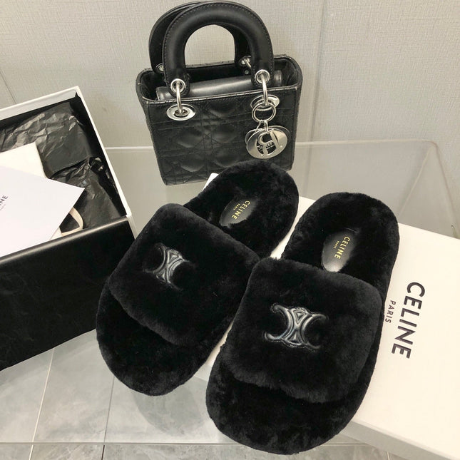 THICK-SOLED SLIPPER IN BLACK LAMB FUR