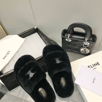 THICK-SOLED SLIPPER IN BLACK LAMB FUR