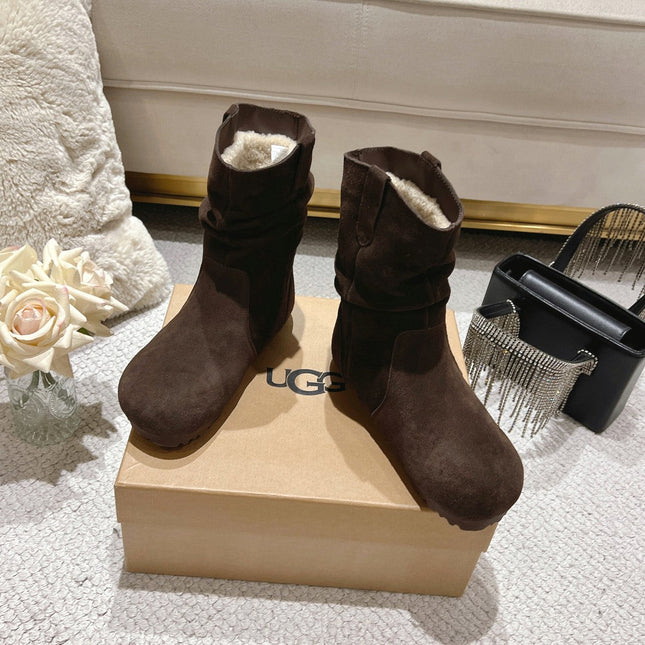 ANKLE BOOT IN HICKORY BROWN SUEDE