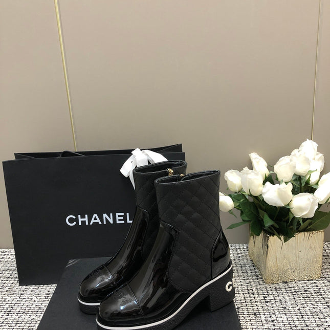 ROUND-TOE SHORT BOOTS BLACK SHEEPSKIN