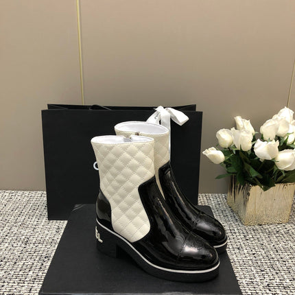 ROUND-TOE SHORT BOOTS BLACK MIX WHITE SHEEPSKIN