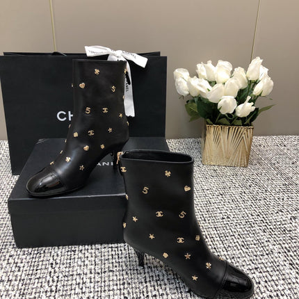 SHORT BOOTS BLACK LAMBSKIN ATTACH METAL