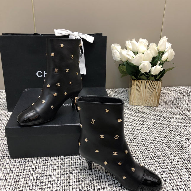 SHORT BOOTS BLACK LAMBSKIN ATTACH METAL