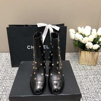 SHORT BOOTS BLACK LAMBSKIN ATTACH METAL