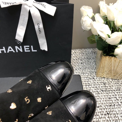 SHORT BOOTS BLACK SUEDE LAMBSKIN ATTACH METAL