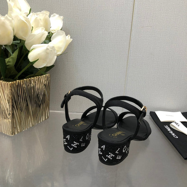 BLOCK HEEL WITH CRYSTAL 5 CM SANDAL IN BLACK FABRIC