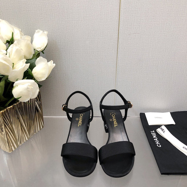 BLOCK HEEL WITH CRYSTAL 5 CM SANDAL IN BLACK FABRIC