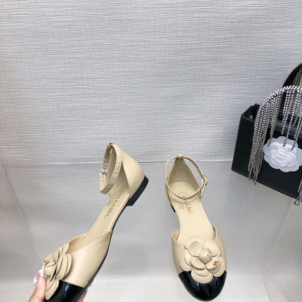 BEIGE MIX BLACK LAMBSKIN CAMELLIA HOLLOW SANDAL