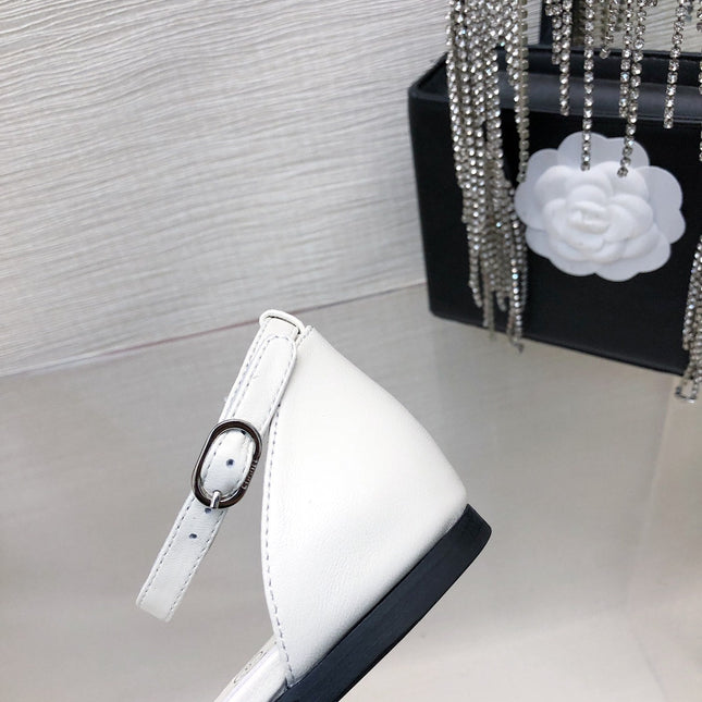 WHITE MIX BLACK LAMBSKIN CAMELLIA HOLLOW SANDAL