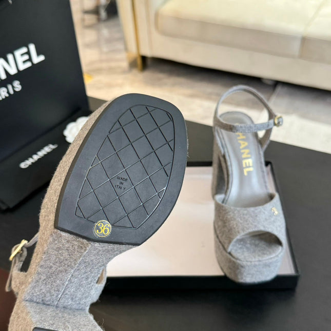 HIGH HEEL PLATFORM SANDALS IN DOVE GRAY SUEDE