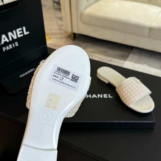 CC WHITE WOVEN FLAT SLIPPERS