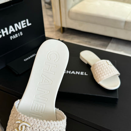 CC WHITE WOVEN FLAT SLIPPERS