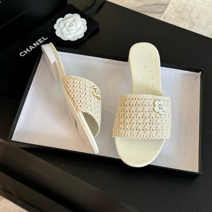 CC WHITE WOVEN FLAT SLIPPERS