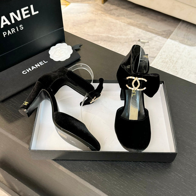 HIGH MARRY JANE IN BLACK VELVET