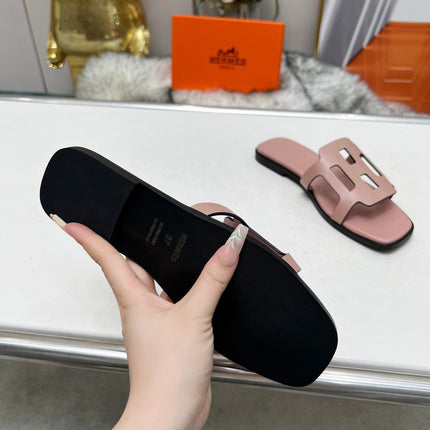 FLATFORM SANDAL LIGHT PINK CALFSKIN