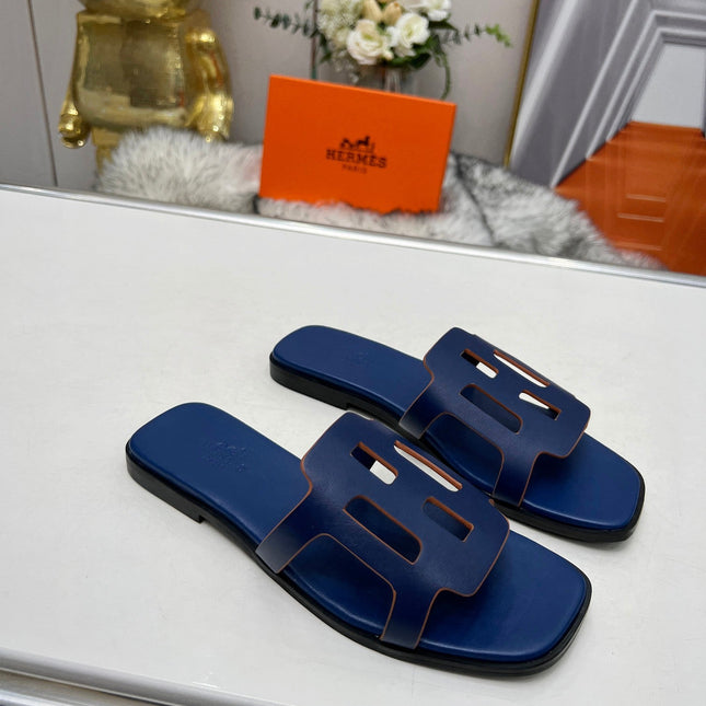 FLATFORM SANDAL NAVY CALFSKIN