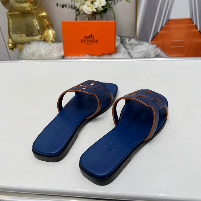 FLATFORM SANDAL NAVY CALFSKIN