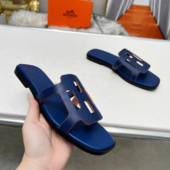 FLATFORM SANDAL NAVY CALFSKIN
