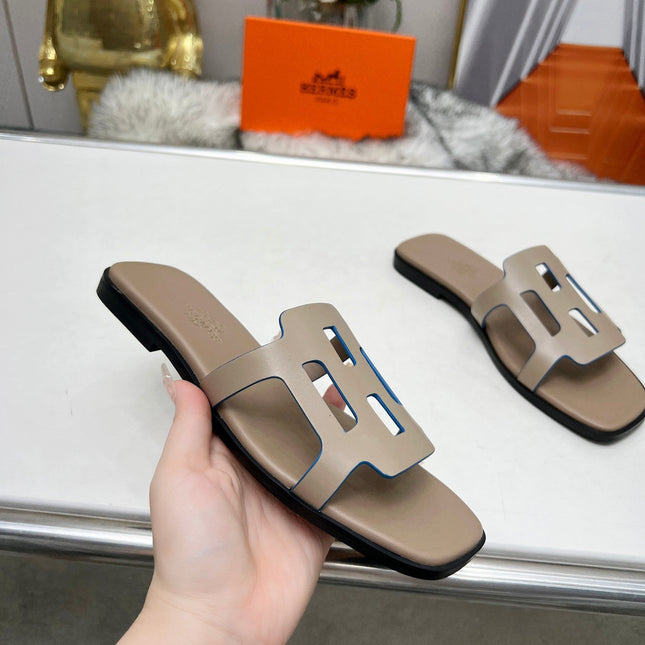 FLATFORM SANDAL LIGHT GRAY CALFSKIN