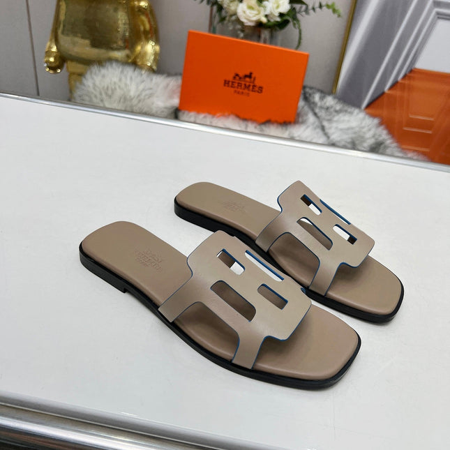 FLATFORM SANDAL LIGHT GRAY CALFSKIN